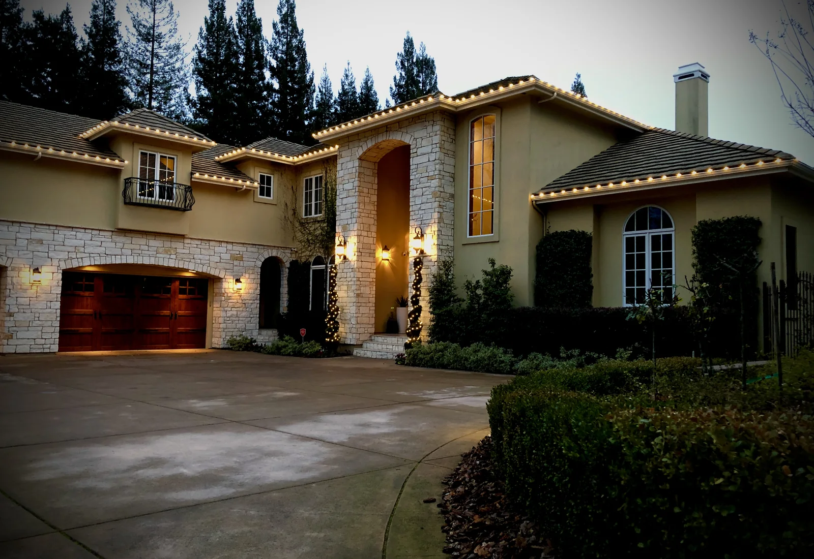 Residential Christmas light installation example from The Christmas Light Pros project gallery